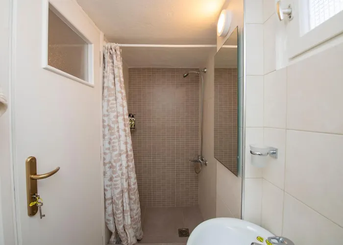 Daire Basoula House *